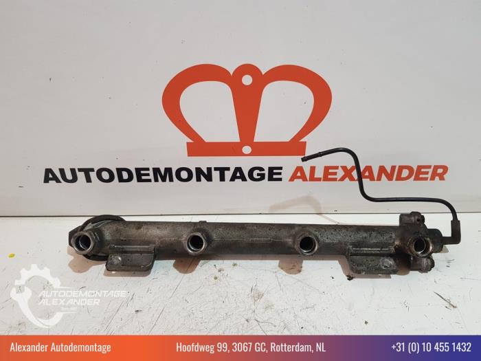 Gebruikte Verstuiver brug Opel Astra G (F08/48) 2.2 16V Prijs € 50,00 Margeregeling aangeboden door Alexander Autodemontage