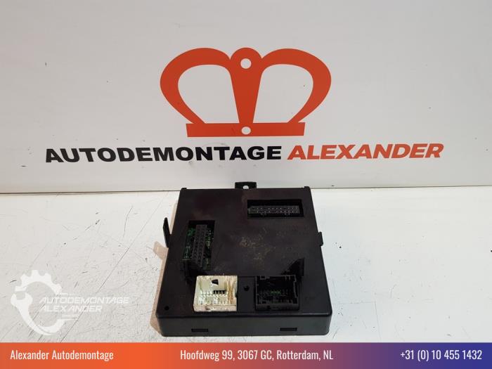 Centrale Deurvergrendelings Module van een Renault Espace (JK) 3.0 dCi V6 24V 2005