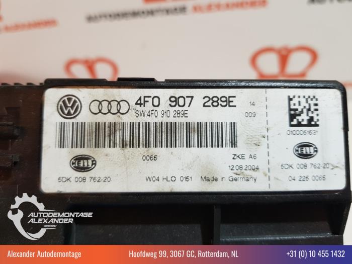 BCM van een Audi A6 Quattro (C6) 3.2 V6 24V FSI 2005