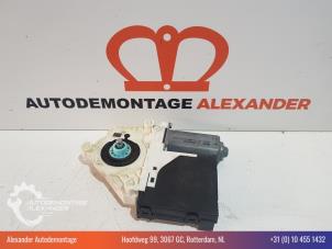 Gebruikte Motor electrisch raam Volkswagen Golf V (1K1) 1.4 16V Prijs € 50,00 Margeregeling aangeboden door Alexander Autodemontage
