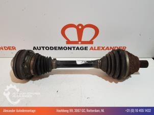 Gebruikte Aandrijfas links-voor Audi A3 Sportback (8PA) 2.0 TDI 16V Prijs € 100,00 Margeregeling aangeboden door Alexander Autodemontage