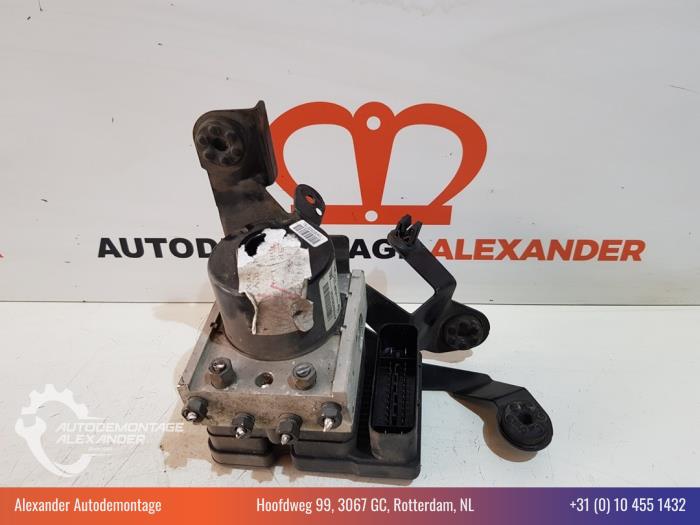 Gebruikte ABS Pomp Renault Megane III Berline (BZ) 1.5 dCi 110 Prijs € 150,00 Margeregeling aangeboden door Alexander Autodemontage