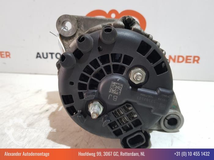 Dynamo van een Opel Insignia Sports Tourer 2.0 CDTI 16V 130 ecoFLEX 2010