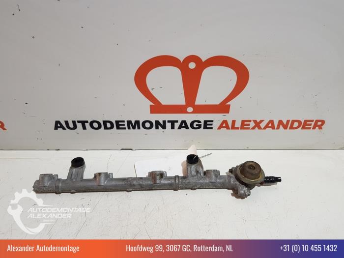 Gebruikte Common rail (Injectie) Toyota Yaris (P1) 1.0 16V VVT-i Prijs op aanvraag aangeboden door Alexander Autodemontage