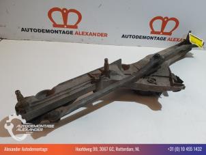 Gebruikte Ruitenwismotor + Mechaniek Mercedes S (W220) 3.2 S-320 CDI 24V Prijs € 80,00 Margeregeling aangeboden door Alexander Autodemontage
