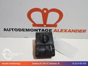 Gebruikte Licht Schakelaar Opel Combo (Corsa C) 1.7 DI 16V Prijs € 19,99 Margeregeling aangeboden door Alexander Autodemontage