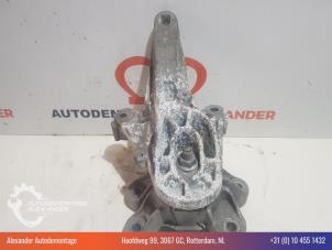 Gebruikte Versnellingsbak Steun Mini Mini (R56) 1.6 16V Cooper Prijs op aanvraag aangeboden door Alexander Autodemontage