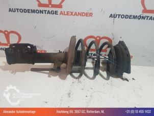 Gebruikte Schokdemper links-voor Renault Grand Scénic III (JZ) 1.6 dCi Prijs € 60,00 Margeregeling aangeboden door Alexander Autodemontage