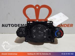 Gebruikte Chaufage Bedieningspaneel Ford Fiesta 6 (JA8) 1.6 TDCi 16V 90 Prijs € 40,00 Margeregeling aangeboden door Alexander Autodemontage