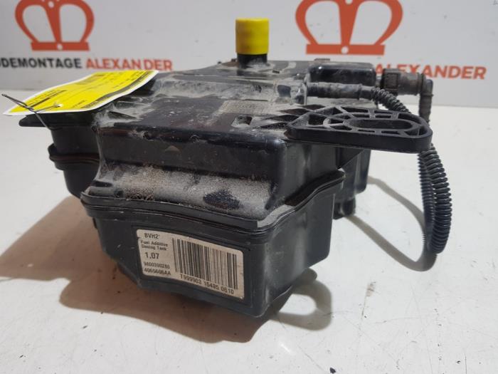 Adblue tank Peugeot 308 SW 1.2 12V eTHP PureTech 110 7330317AA HNZ