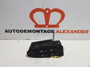 Gebruikte Elektrisch Raam Schakelaar BMW 7 serie (E38) 730i/iL V8 32V Prijs op aanvraag aangeboden door Alexander Autodemontage