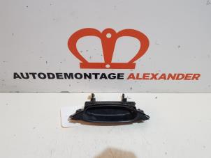 Gebruikte Deurgreep 4Deurs links-achter Audi A6 Avant (C5) 2.5 TDI V6 24V Prijs op aanvraag aangeboden door Alexander Autodemontage