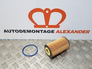 Gebruikte Oliefilter Opel Corsa C (F08/68) 1.2 16V Twin Port Prijs op aanvraag aangeboden door Alexander Autodemontage