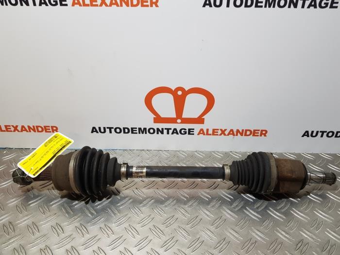 Gebruikte Aandrijfas links-voor Opel Corsa D 1.3 CDTi 16V ecoFLEX Prijs op aanvraag aangeboden door Alexander Autodemontage