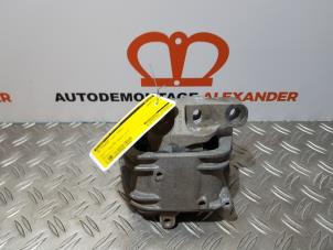 Gebruikte Motorsteun Volkswagen Touran (1T1/T2) 1.6 FSI 16V Prijs € 40,00 Margeregeling aangeboden door Alexander Autodemontage