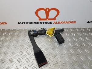 Gebruikte Veiligheidsgordel Insteek rechts-voor Opel Corsa D 1.4 16V Twinport Prijs op aanvraag aangeboden door Alexander Autodemontage