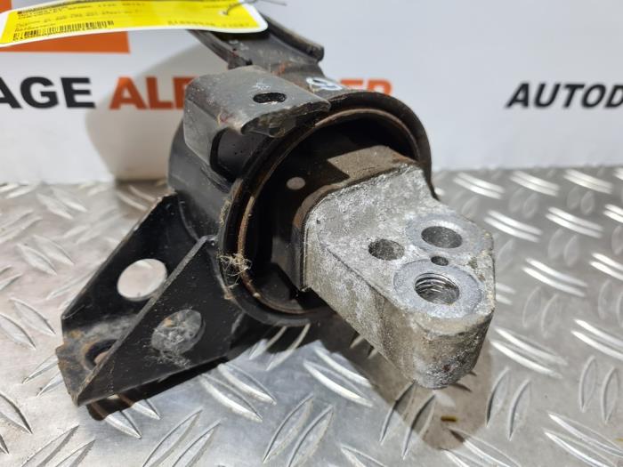Gebruikte Motorsteun Chevrolet Spark 1.0 16V Bifuel Prijs op aanvraag aangeboden door Alexander Autodemontage