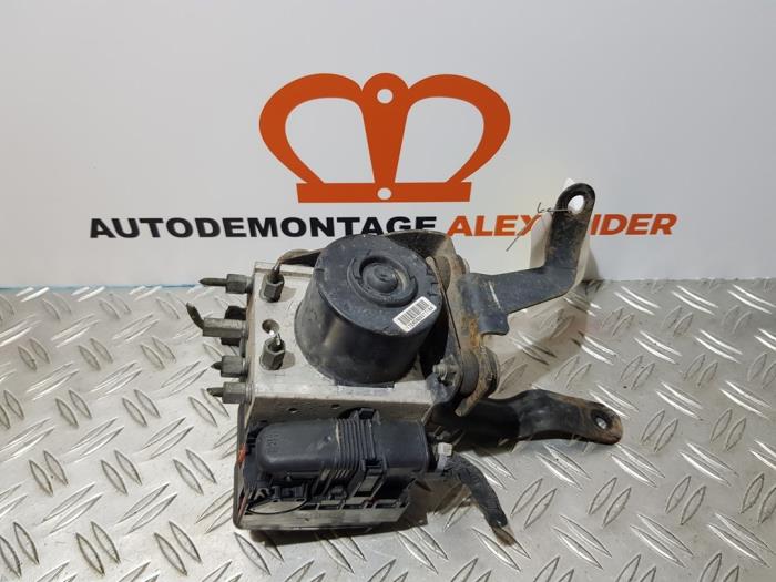 Gebruikte ABS Pomp Mazda 2 (DE) 1.4 CDVi 16V Prijs € 100,00 Margeregeling aangeboden door Alexander Autodemontage