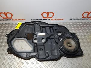 Gebruikte Deurplaat 4Deurs links-voor Mazda 2 (DE) 1.4 CDVi 16V Prijs op aanvraag aangeboden door Alexander Autodemontage