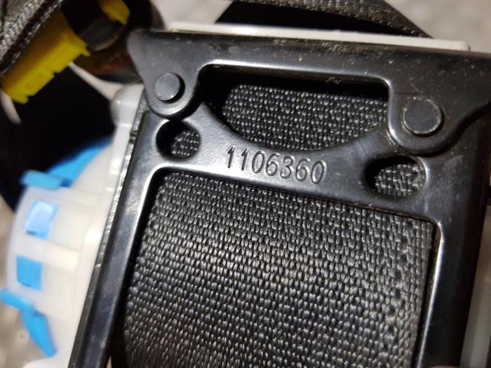 Veiligheidsgordel links-voor van een Mazda MX-5 (ND) 2.0 SkyActiv G-160 16V 2016