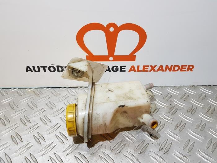 Gebruikte Servo Oliereservoir Fiat Fiorino (225) 1.3 JTD 16V Multijet Prijs € 24,99 Inclusief btw aangeboden door Alexander Autodemontage