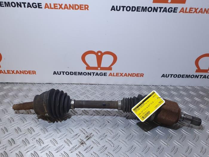 Gebruikte Aandrijfas links-voor Alfa Romeo Giulietta (940) 1.6 JTDm 16V Prijs op aanvraag aangeboden door Alexander Autodemontage