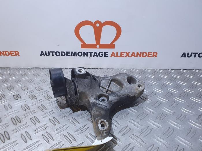 Gebruikte Spanrol V-Snaar Volkswagen Touran (1T1/T2) 1.6 FSI 16V Prijs € 15,00 Margeregeling aangeboden door Alexander Autodemontage