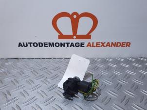 Gebruikte Overdrukklep Turbo Volkswagen Caddy III (2KA,2KH,2CA,2CH) 1.6 TDI 16V Prijs op aanvraag aangeboden door Alexander Autodemontage