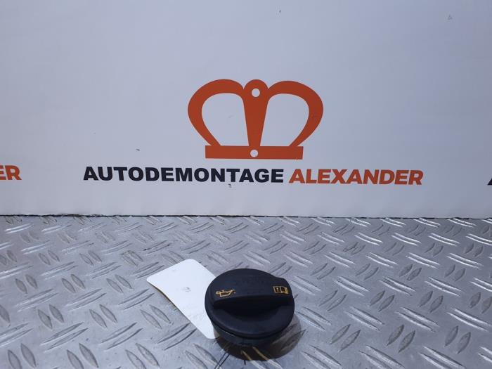 Gebruikte Oliedop Volkswagen Caddy III (2KA,2KH,2CA,2CH) 1.6 TDI 16V Prijs op aanvraag aangeboden door Alexander Autodemontage
