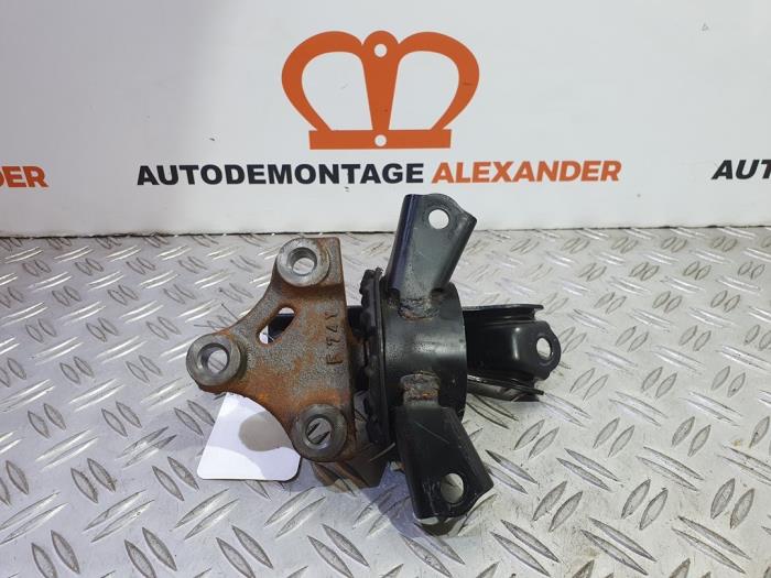 Gebruikte Motorrubber Mitsubishi Space Star (A0) 1.2 12V Prijs op aanvraag aangeboden door Alexander Autodemontage
