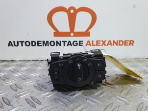 Gebruikte Licht Schakelaar BMW 1 serie (E81) 118i 16V Prijs € 30,00 Margeregeling aangeboden door Alexander Autodemontage