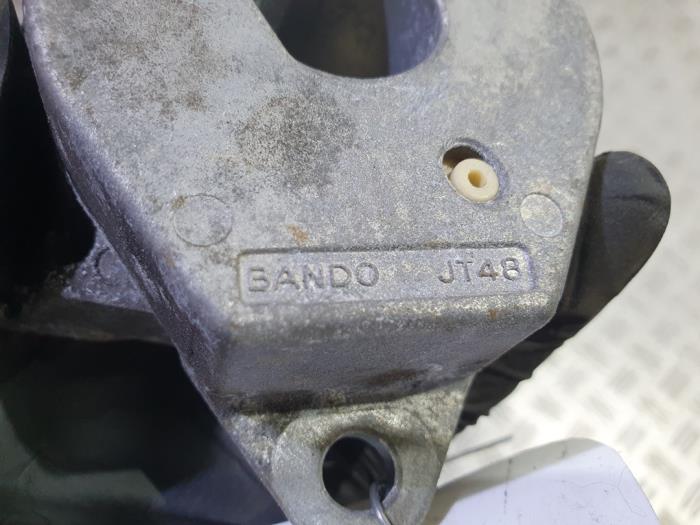 Spanrol Multiriem van een Toyota Yaris II (P9) 1.33 16V Dual VVT-I 2009