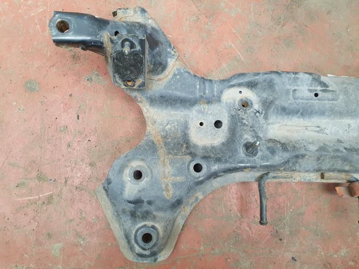 Subframe van een Kia Picanto (TA) 1.0 12V 2011