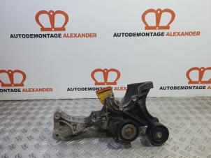 Gebruikte Dynamosteun onder Audi A4 Avant (B7) 1.9 TDI Prijs op aanvraag aangeboden door Alexander Autodemontage