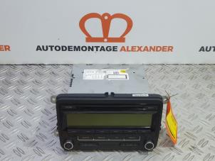 Gebruikte Radio CD Speler Volkswagen Polo V (6R) 1.2 12V BlueMotion Technology Prijs op aanvraag aangeboden door Alexander Autodemontage