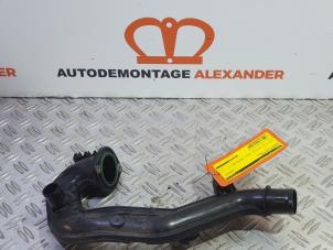Gebruikte Intercooler Buis Renault Clio III (BR/CR) 1.2 16V TCe 100 Prijs € 49,99 Margeregeling aangeboden door Alexander Autodemontage