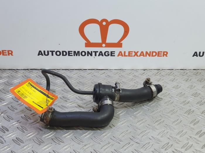 Gebruikte Turboslang Renault Clio III (BR/CR) 1.2 16V TCe 100 Prijs € 70,00 Margeregeling aangeboden door Alexander Autodemontage