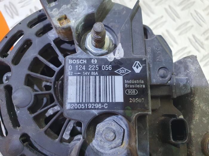 Alternator van een Renault Twingo II (CN) 1.2 2008