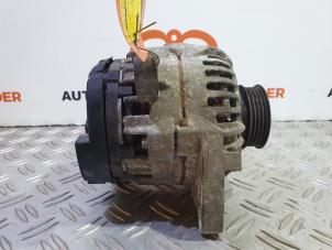 Alternator van een Renault Twingo II (CN) 1.2 2008