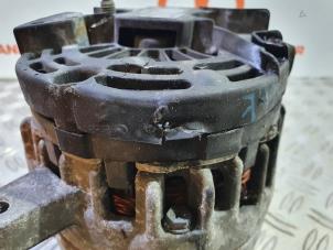 Alternator van een Renault Twingo II (CN) 1.2 2008