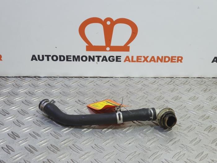 Gebruikte Olie vulpijp Renault Trafic New (FL) 2.5 dCi 16V 115 FAP Prijs op aanvraag aangeboden door Alexander Autodemontage