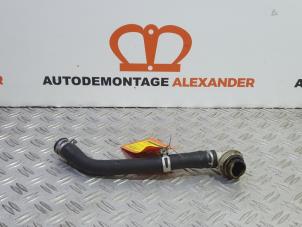 Gebruikte Vulpijp olie Renault Trafic New (FL) 2.5 dCi 16V 115 FAP Prijs op aanvraag aangeboden door Alexander Autodemontage