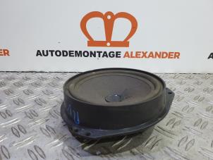 Gebruikte Speaker Renault Trafic New (FL) 2.0 dCi 16V 90 Prijs op aanvraag aangeboden door Alexander Autodemontage