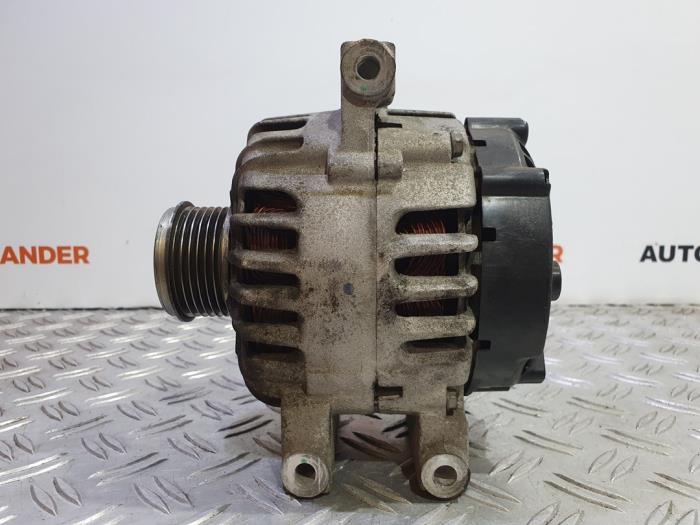 Dynamo van een Opel Corsa D 1.3 CDTi 16V ecoFLEX 2011