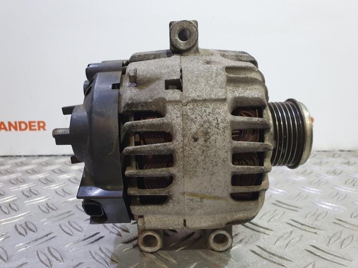 Dynamo van een Opel Corsa D 1.3 CDTi 16V ecoFLEX 2011