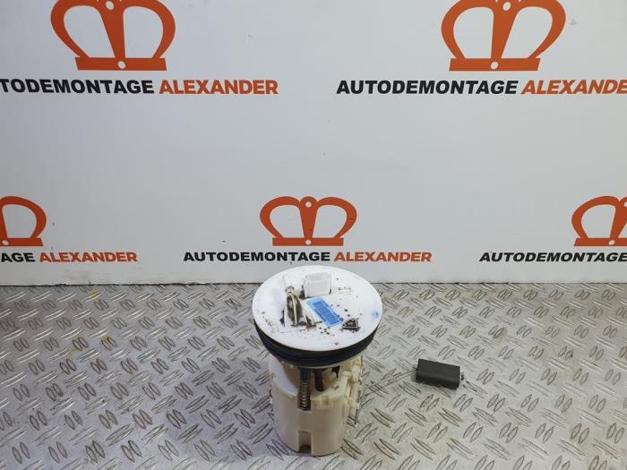 Gebruikte Tank element Pomp Ford Fiesta 6 (JA8) 1.25 16V Prijs € 24,99 Margeregeling aangeboden door Alexander Autodemontage