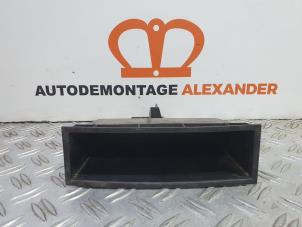 Gebruikte Dashboardkastje Peugeot 307 CC (3B) 2.0 16V Prijs op aanvraag aangeboden door Alexander Autodemontage