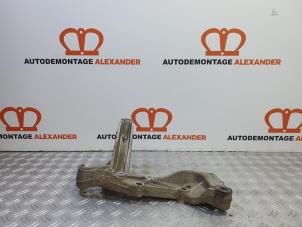 Gebruikte Draagarmsteun rechtsvoor Audi A3 (8P1) 1.9 TDI Prijs op aanvraag aangeboden door Alexander Autodemontage