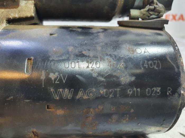 Startmotor van een Volkswagen Golf V (1K1) 1.4 16V 2004