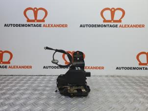Gebruikte Portierslot Mechaniek 4Deurs links-achter Volkswagen Passat Variant (3B6) 1.9 TDI 100 Prijs op aanvraag aangeboden door Alexander Autodemontage